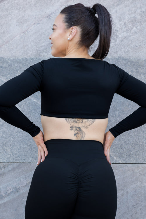 BAYLEE SLEEVE CROP - BLACK