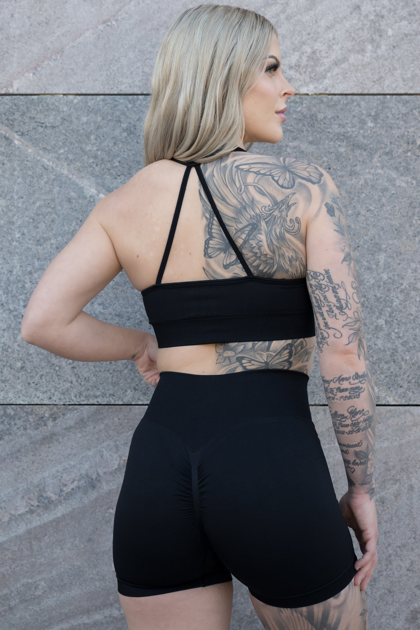 BOSTON CROP - BLACK